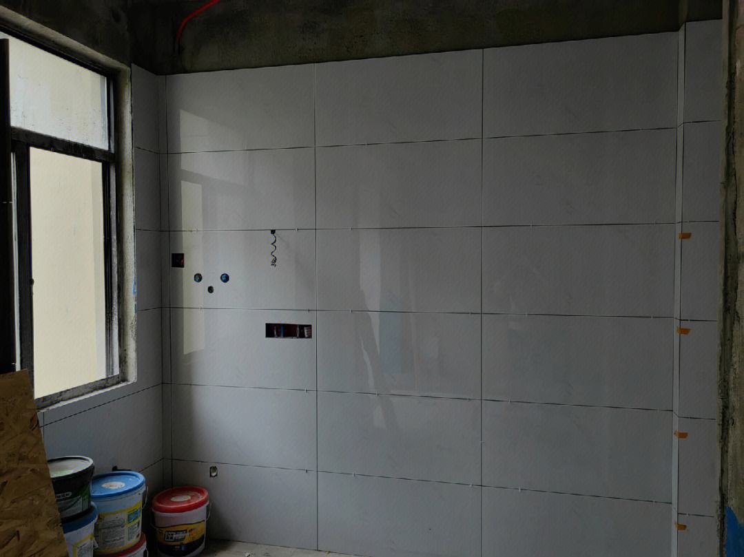 阳台墙砖脱落怎么处理(阳台墙砖脱落怎么处理好)